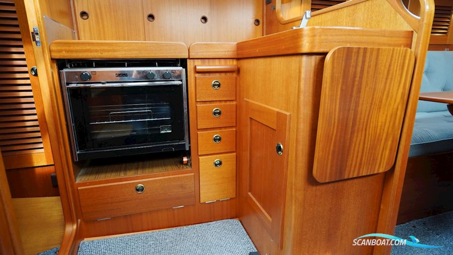 Hallberg-Rassy 34