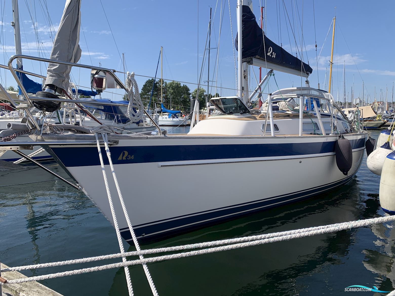 Hallberg-Rassy 34