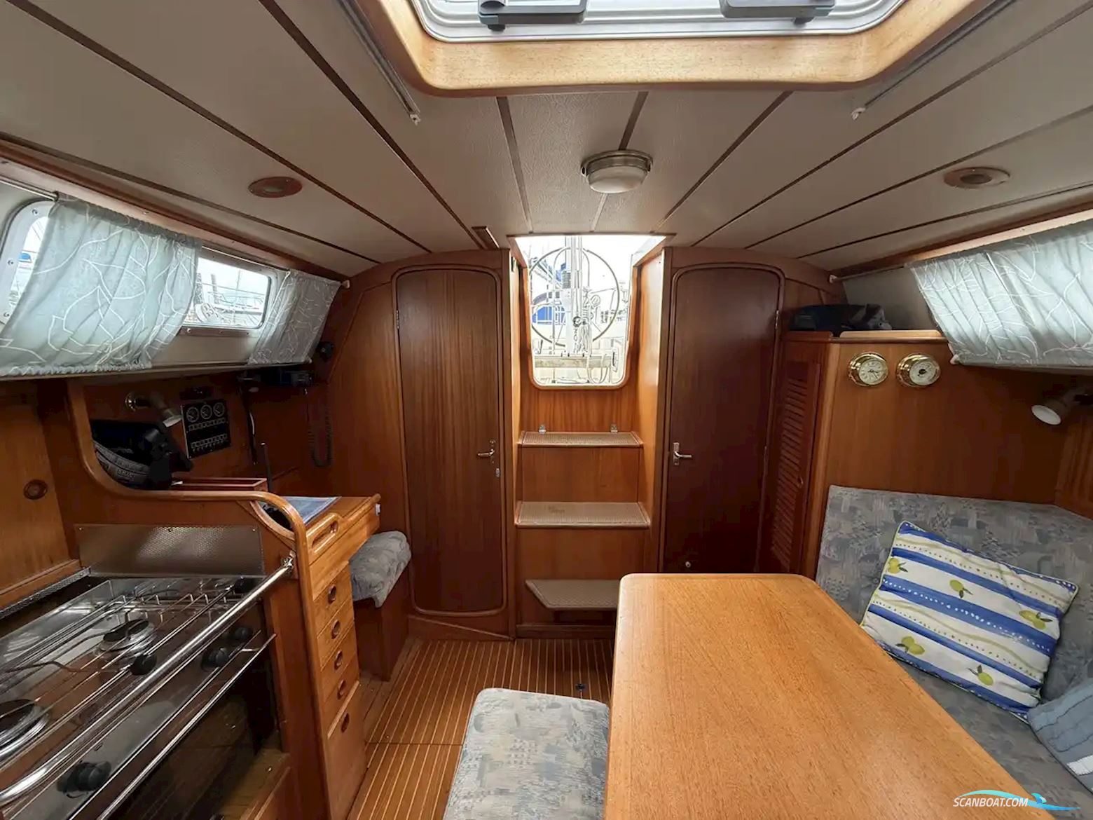 Hallberg-Rassy 34