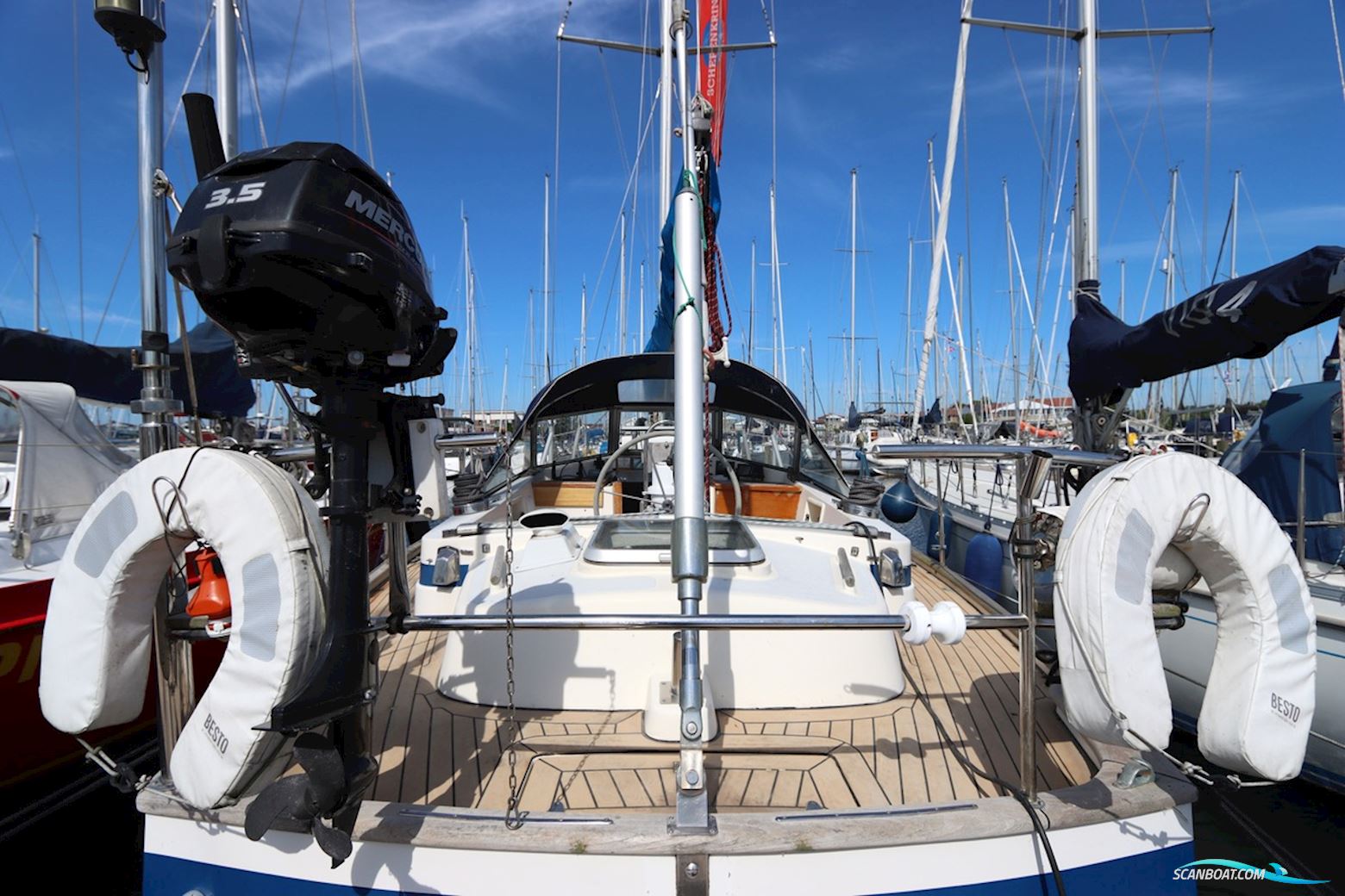 Hallberg Rassy 352