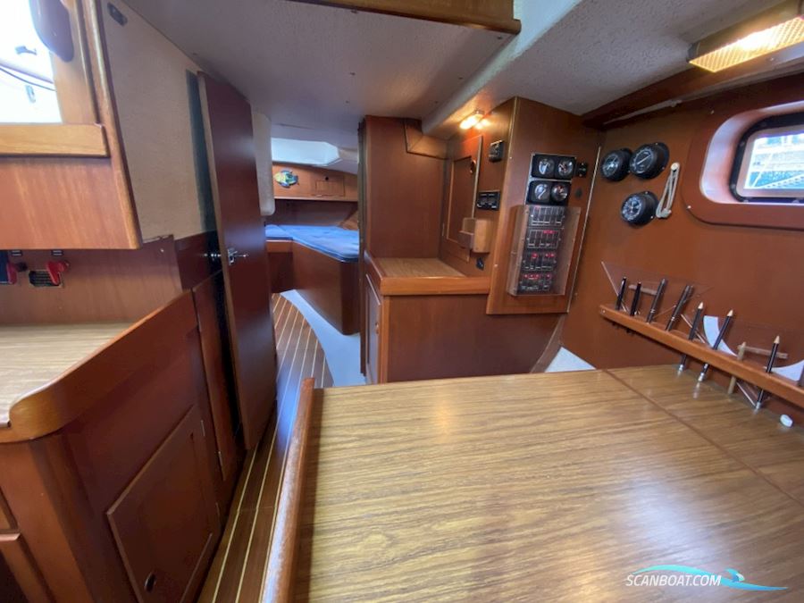 Hallberg Rassy 352