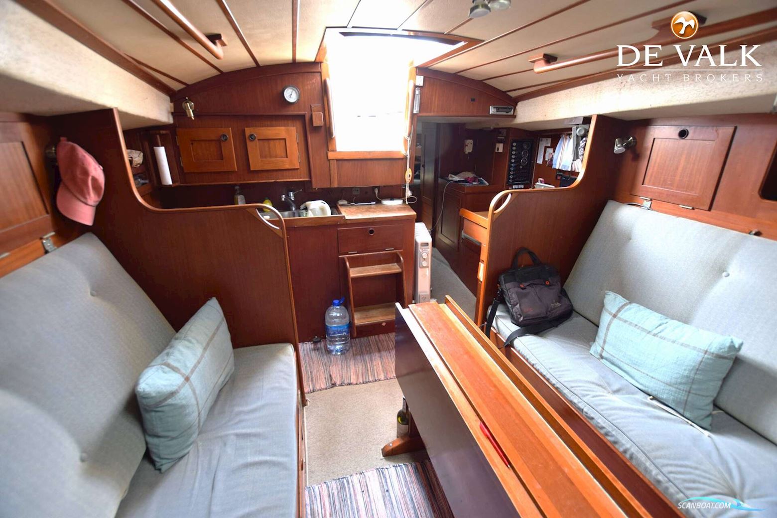 Hallberg Rassy 352