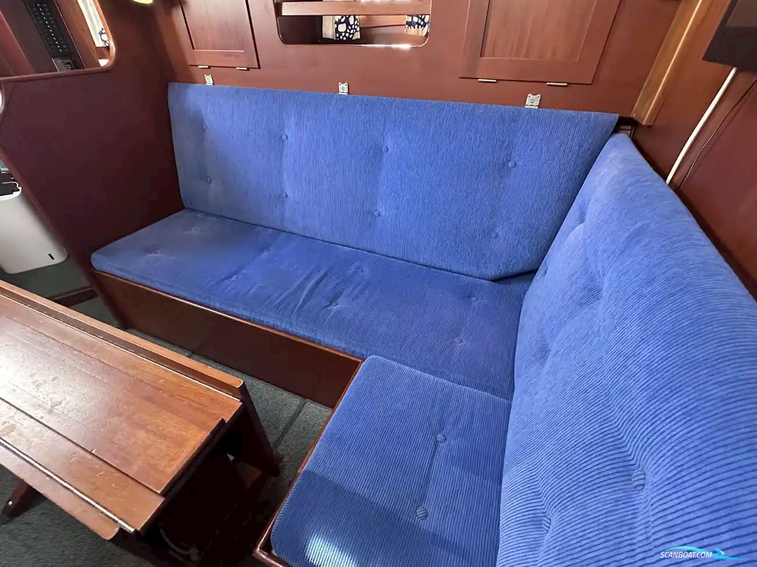 Hallberg-rassy 352