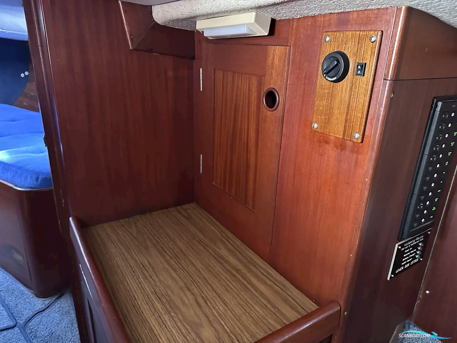Hallberg-rassy 352