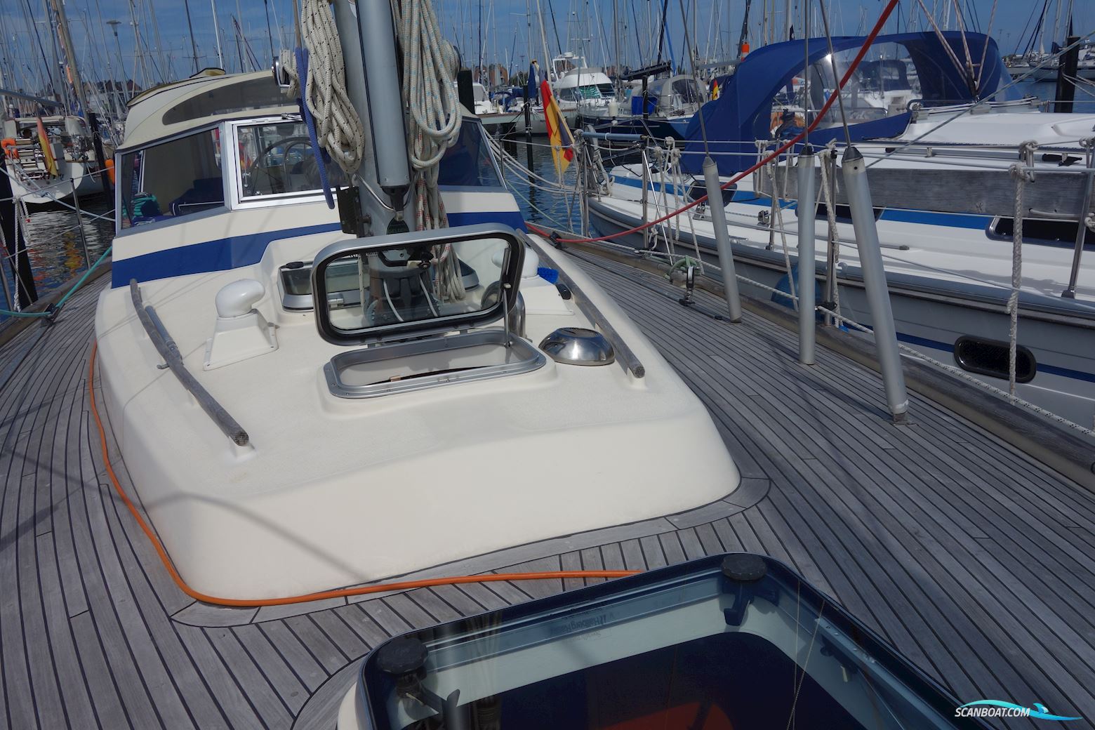 Hallberg-Rassy 352