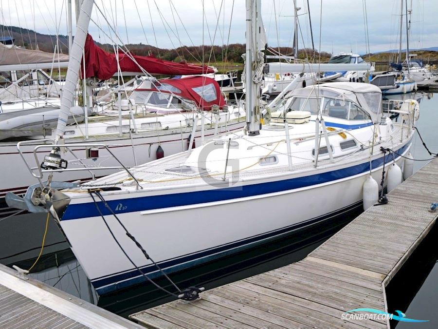 Hallberg-Rassy 37 Zeilboten 2006, met Yanmar 4JH4E motor, United Kingdom