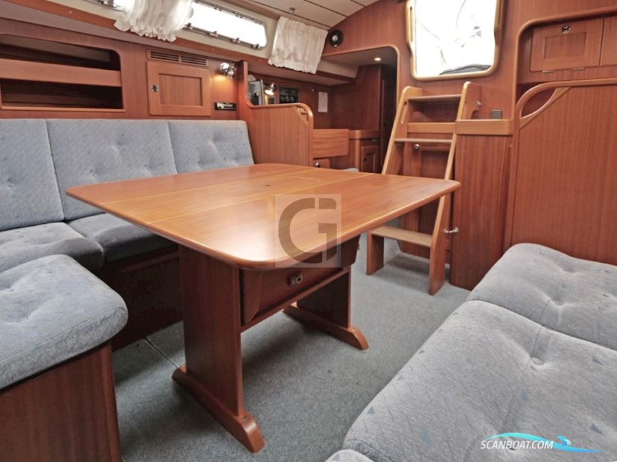 Hallberg-Rassy 37