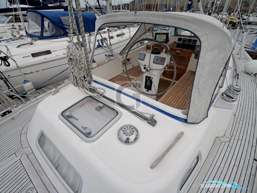 Hallberg-Rassy 37
