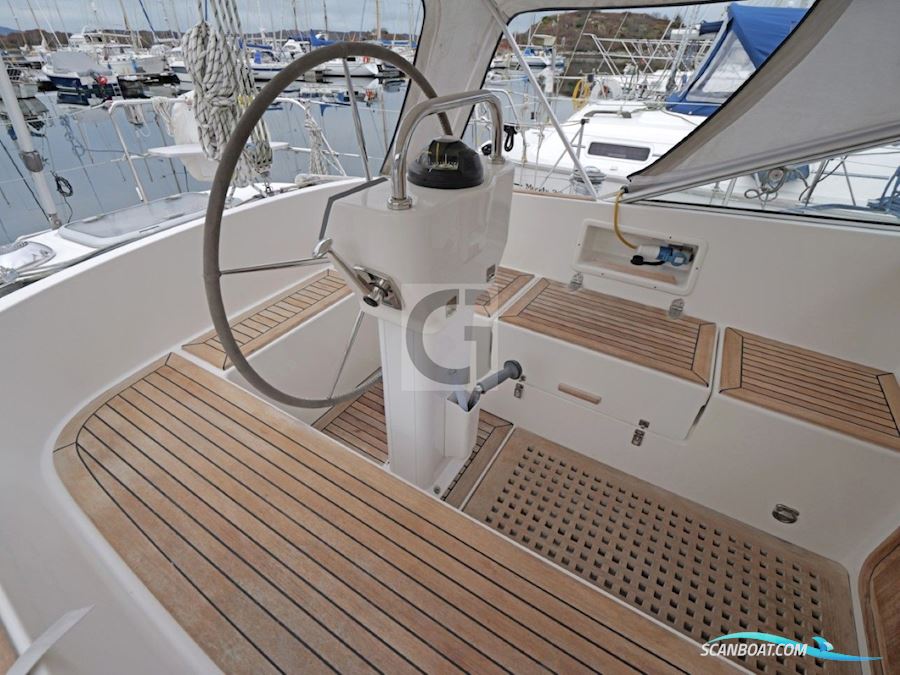 Hallberg-Rassy 37