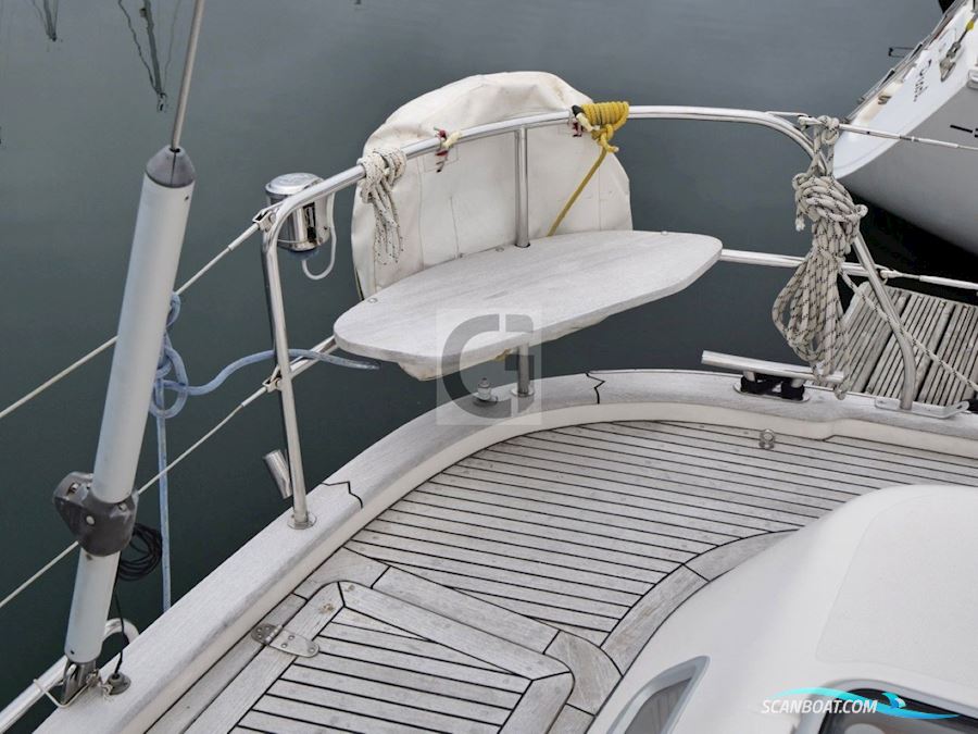 Hallberg-Rassy 37