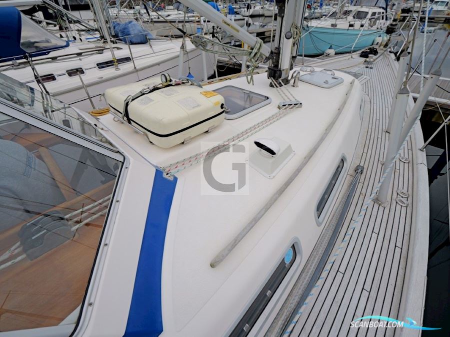 Hallberg-Rassy 37