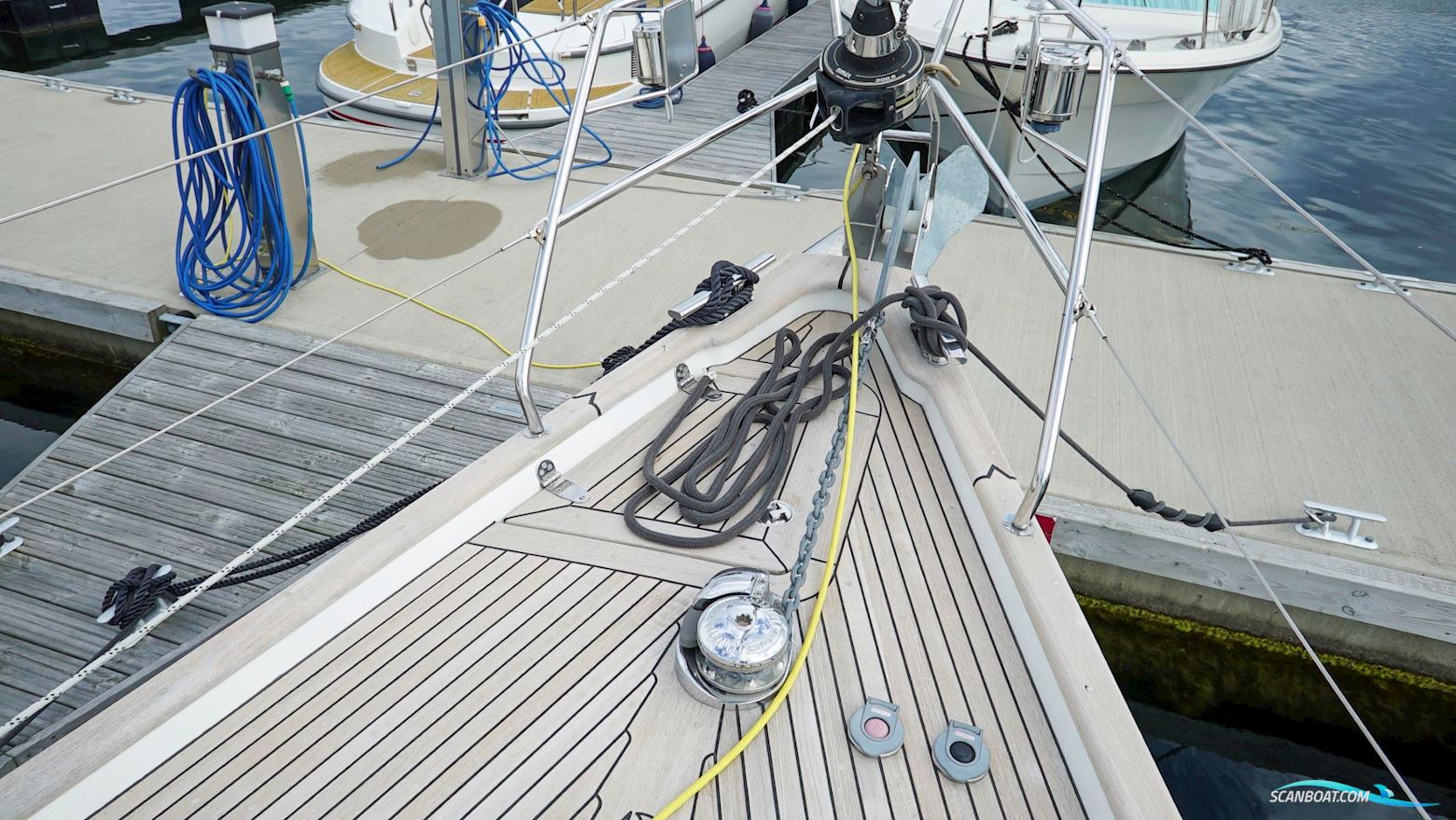 Hallberg-Rassy 37