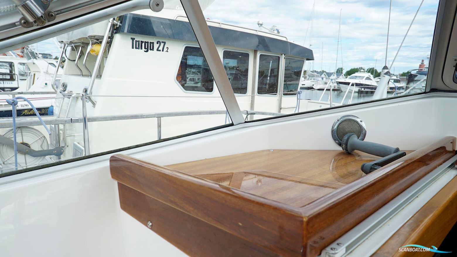 Hallberg-Rassy 37