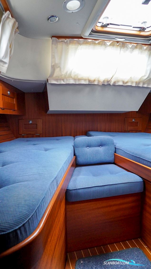 Hallberg-Rassy 37