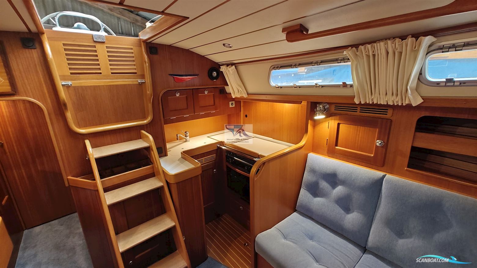 Hallberg Rassy 37