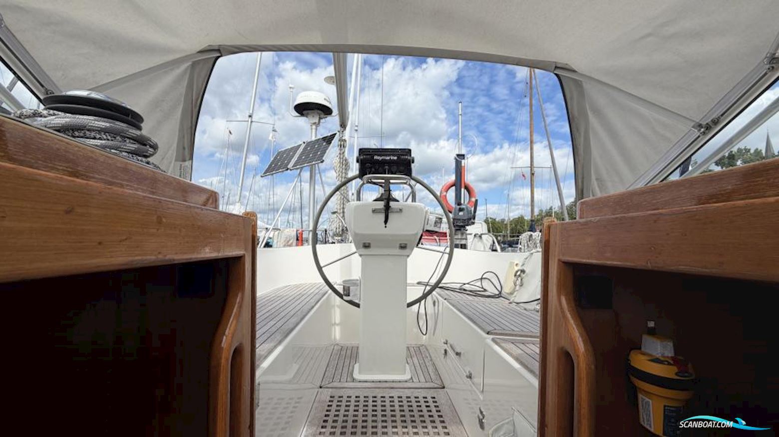 Hallberg-Rassy 37