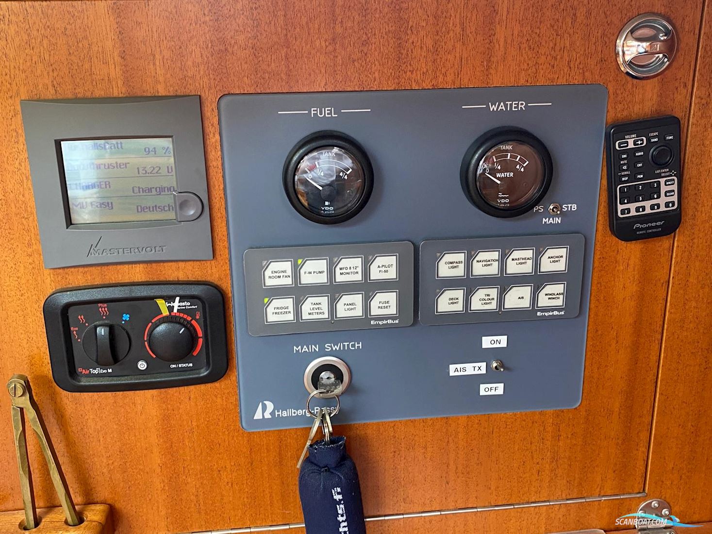 Hallberg-Rassy 372