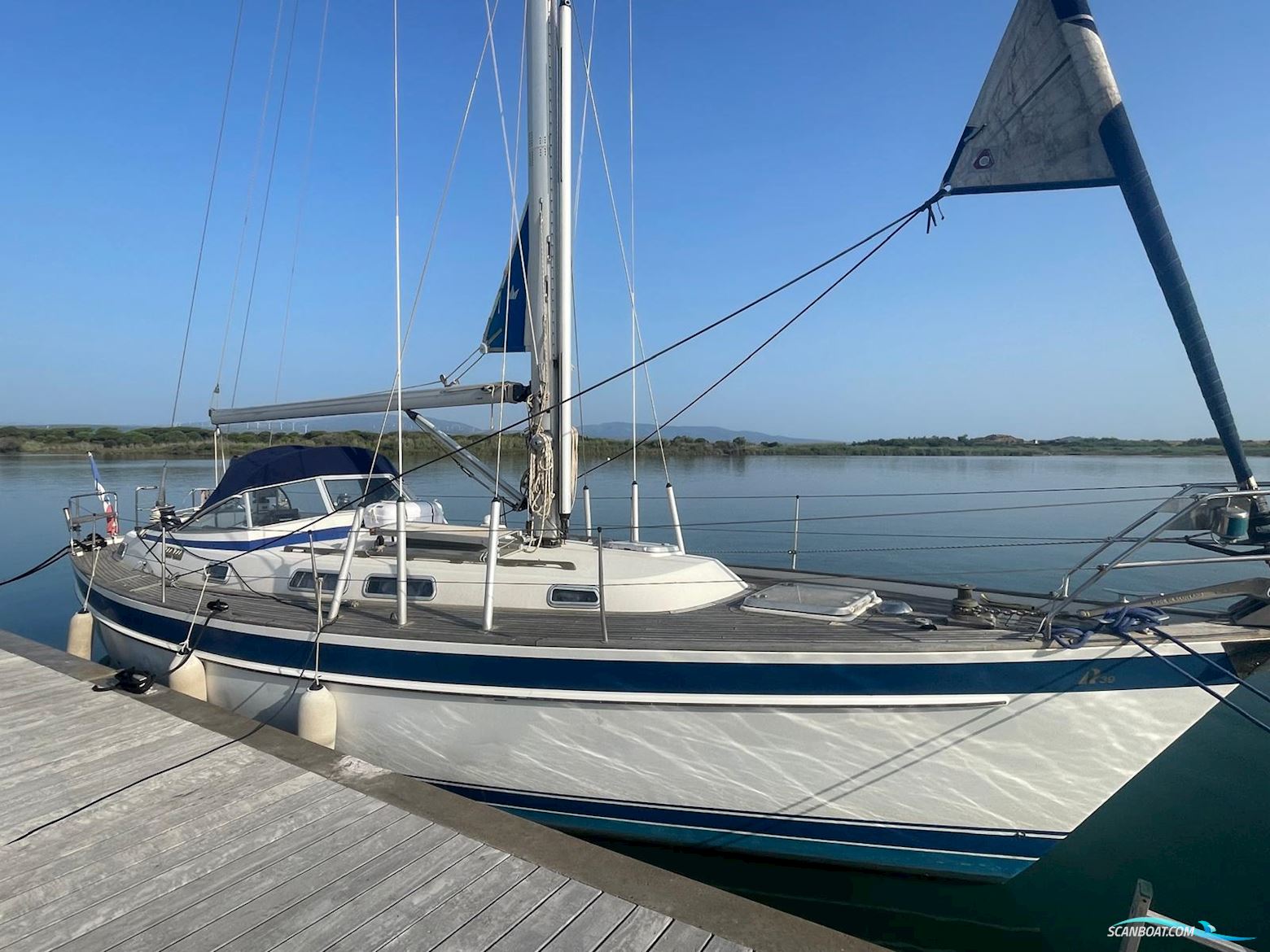 Hallberg-rassy 39 MK II Zeilboten 1996, met Volvo motor, France