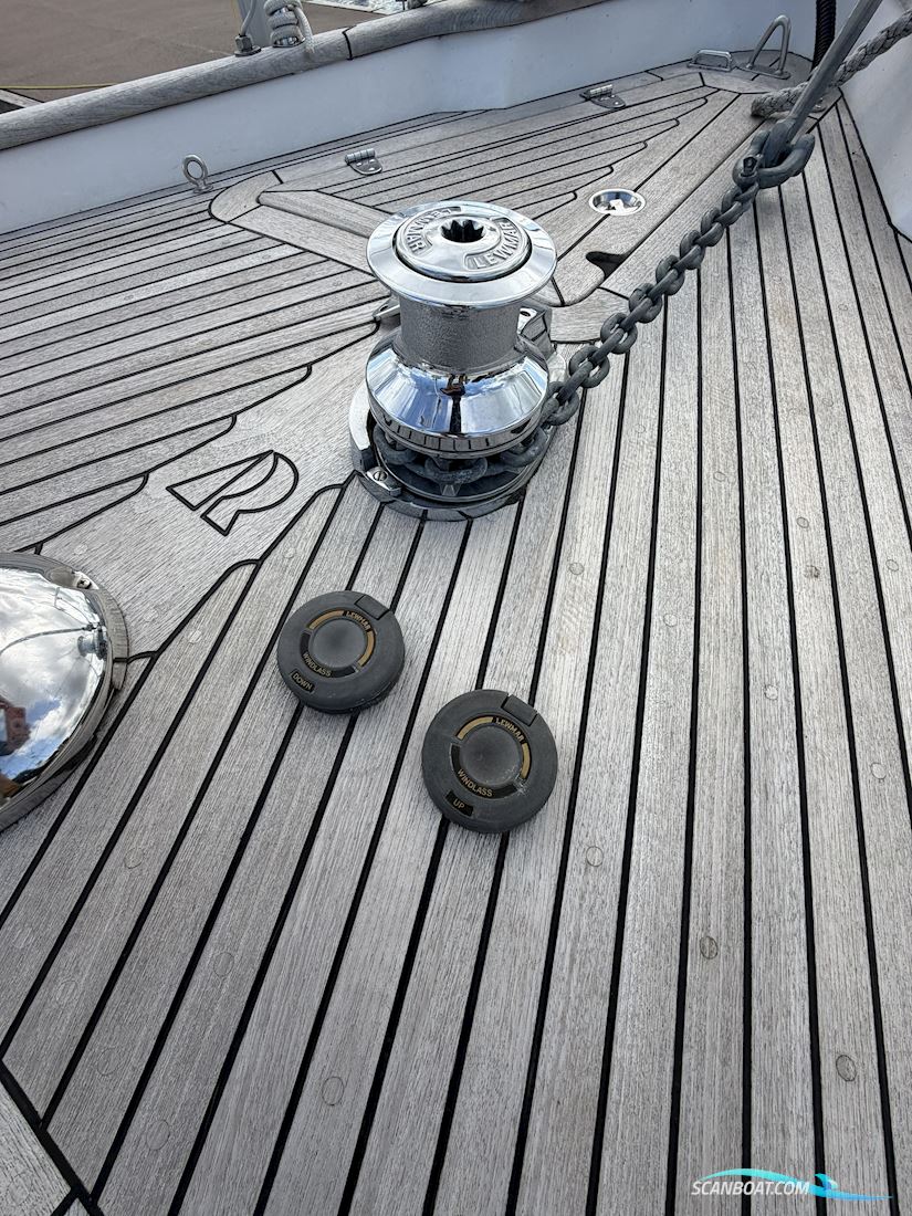 Hallberg-Rassy 39