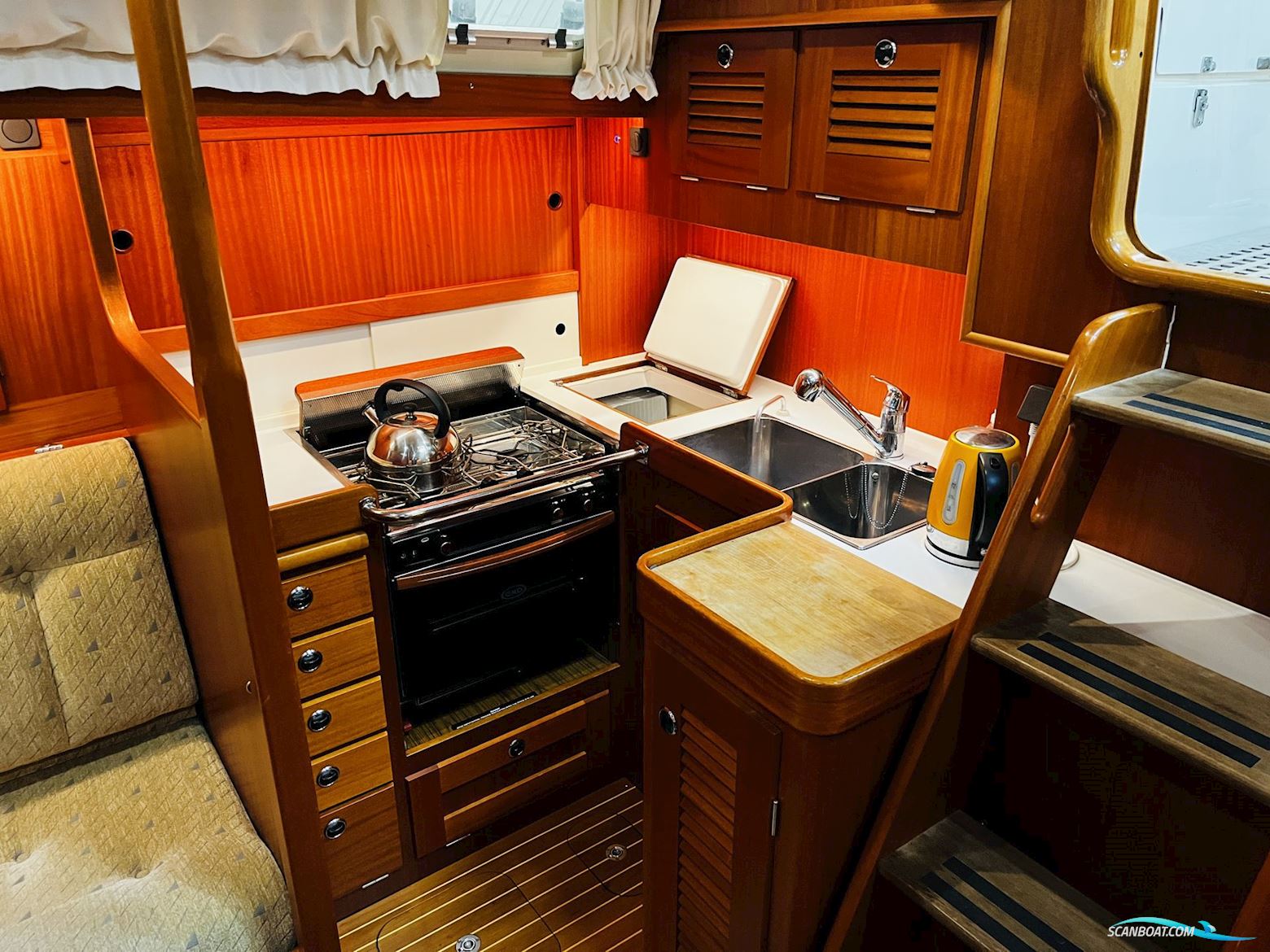 Hallberg-Rassy 42 F MkII