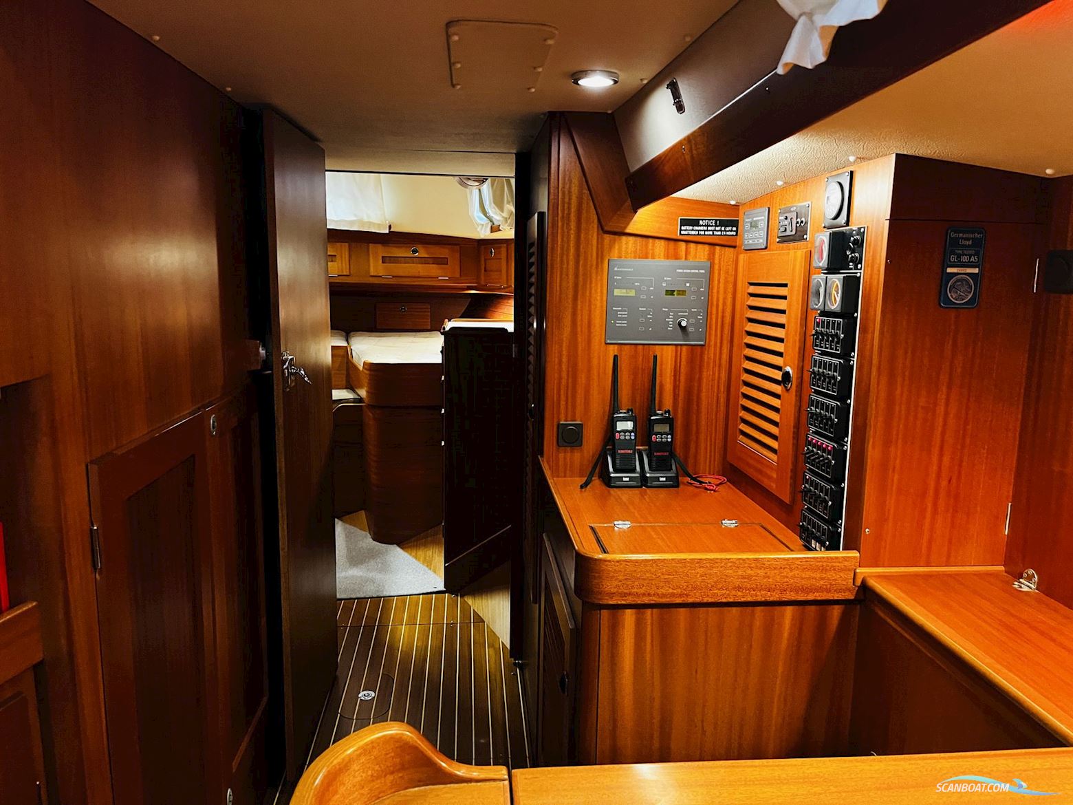 Hallberg-Rassy 42 F MkII