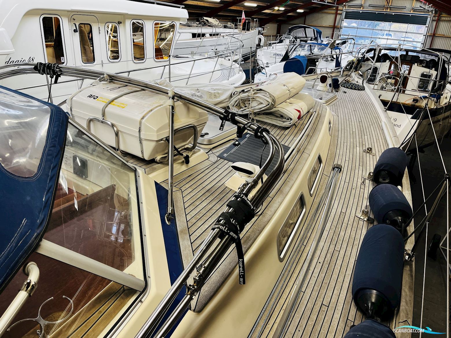 Hallberg-Rassy 42 F MkII