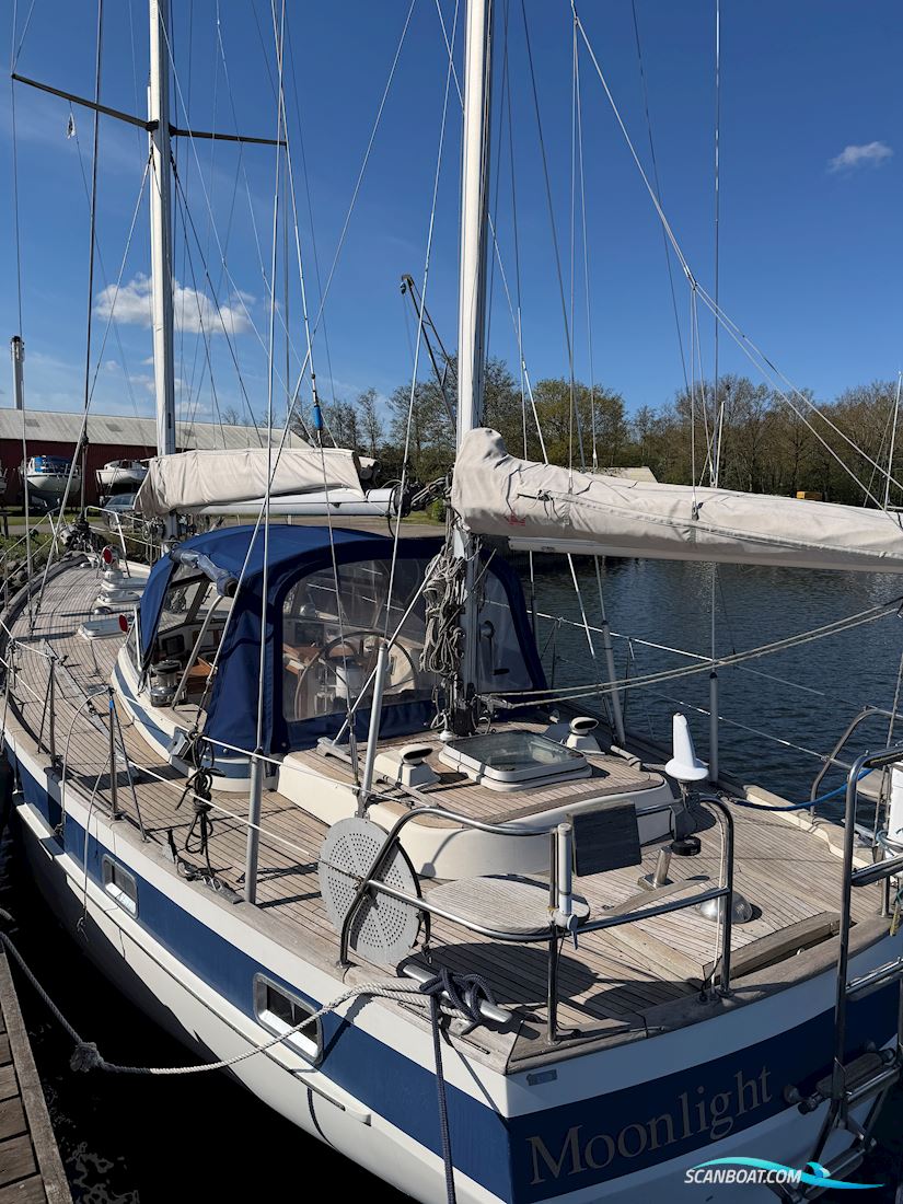 Hallberg-Rassy 42