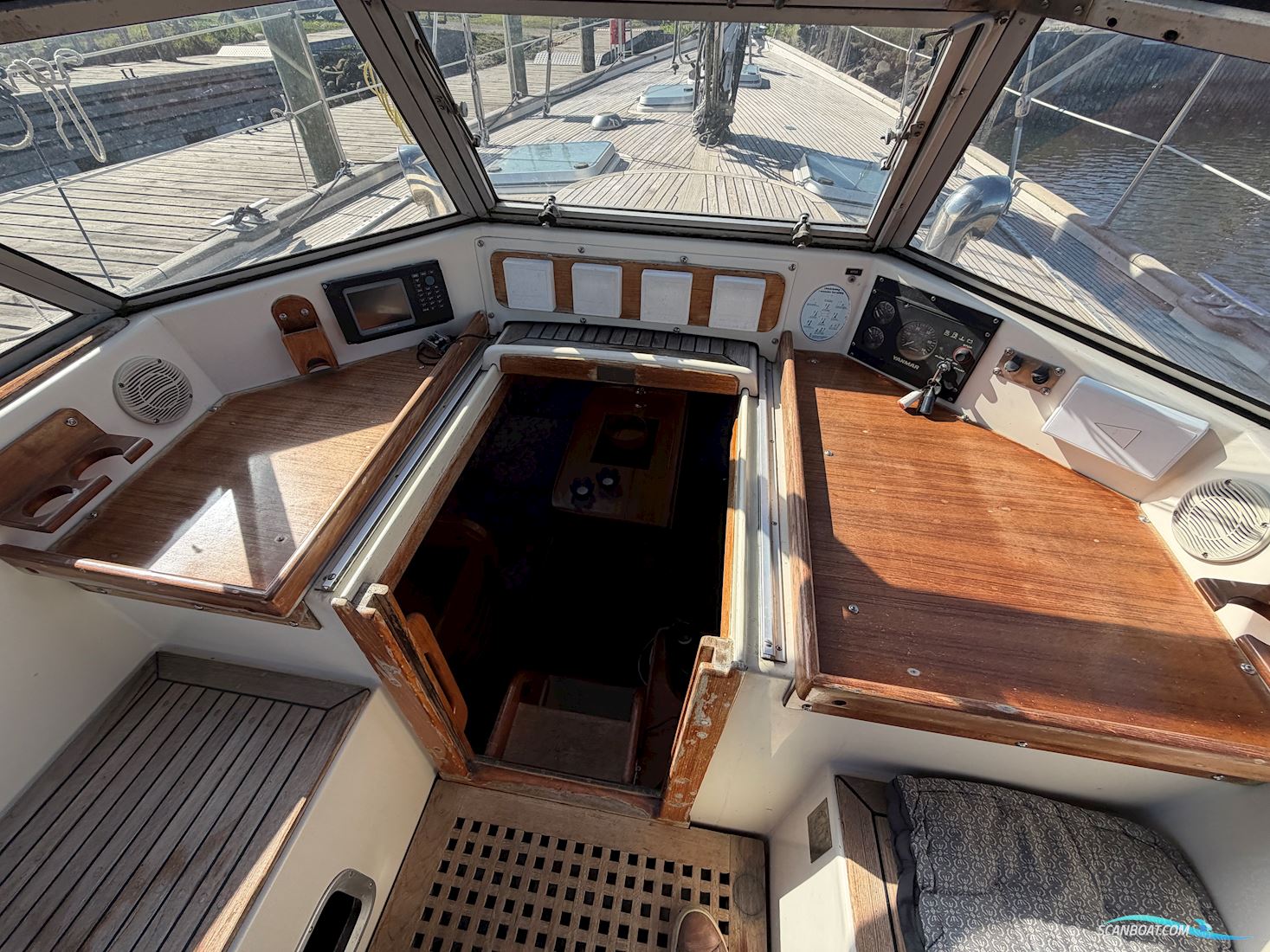 Hallberg-Rassy 42