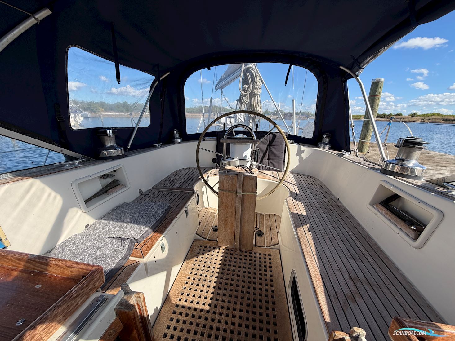 Hallberg-Rassy 42
