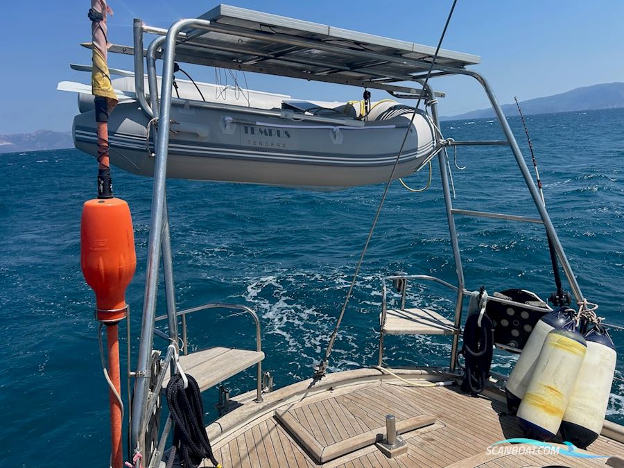HALLBERG-RASSY 42E