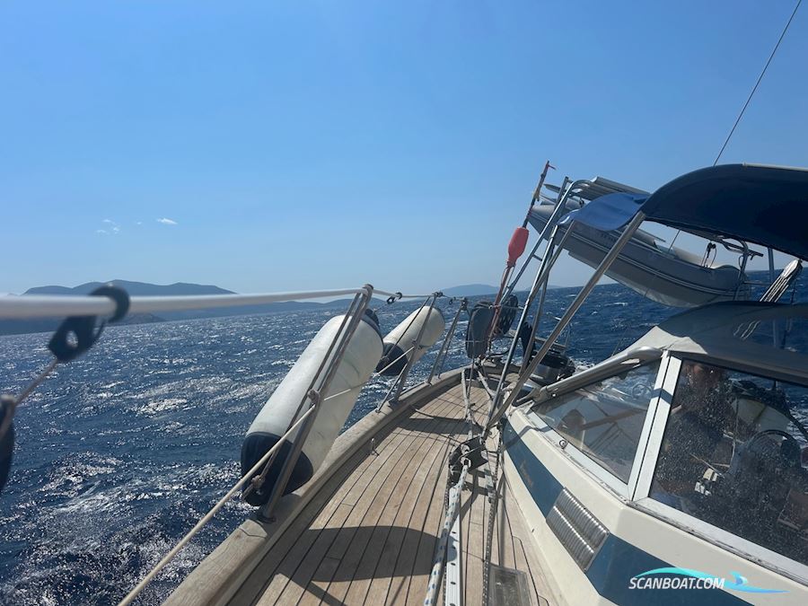 HALLBERG-RASSY 42E