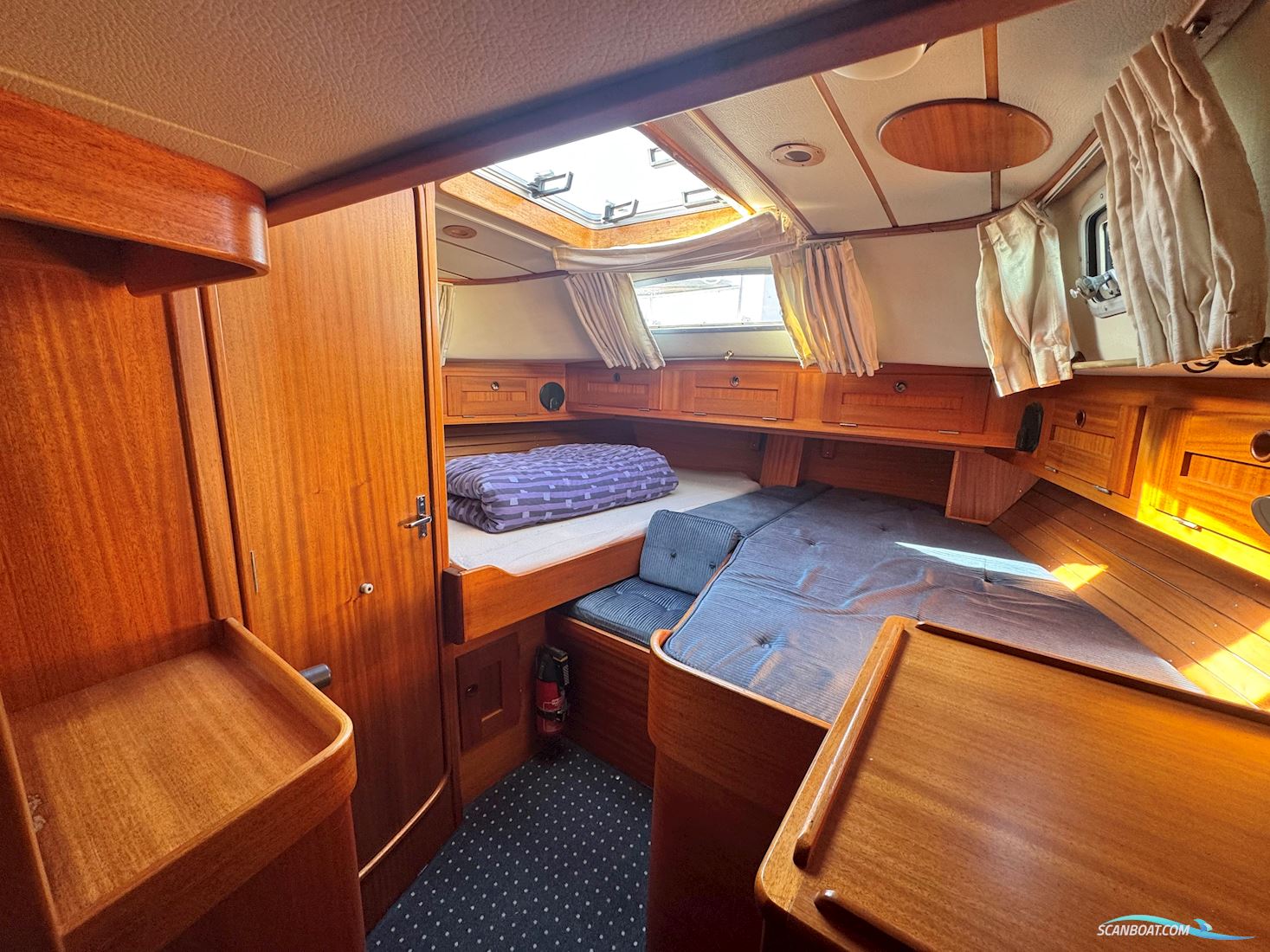 Hallberg-Rassy 42F HR