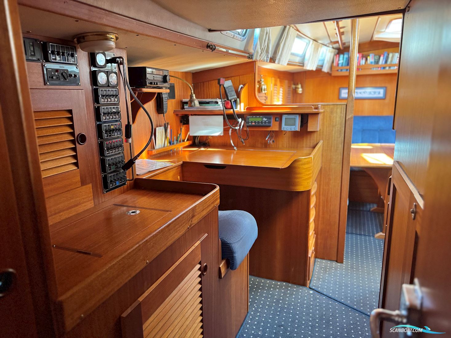 Hallberg-Rassy 42F HR