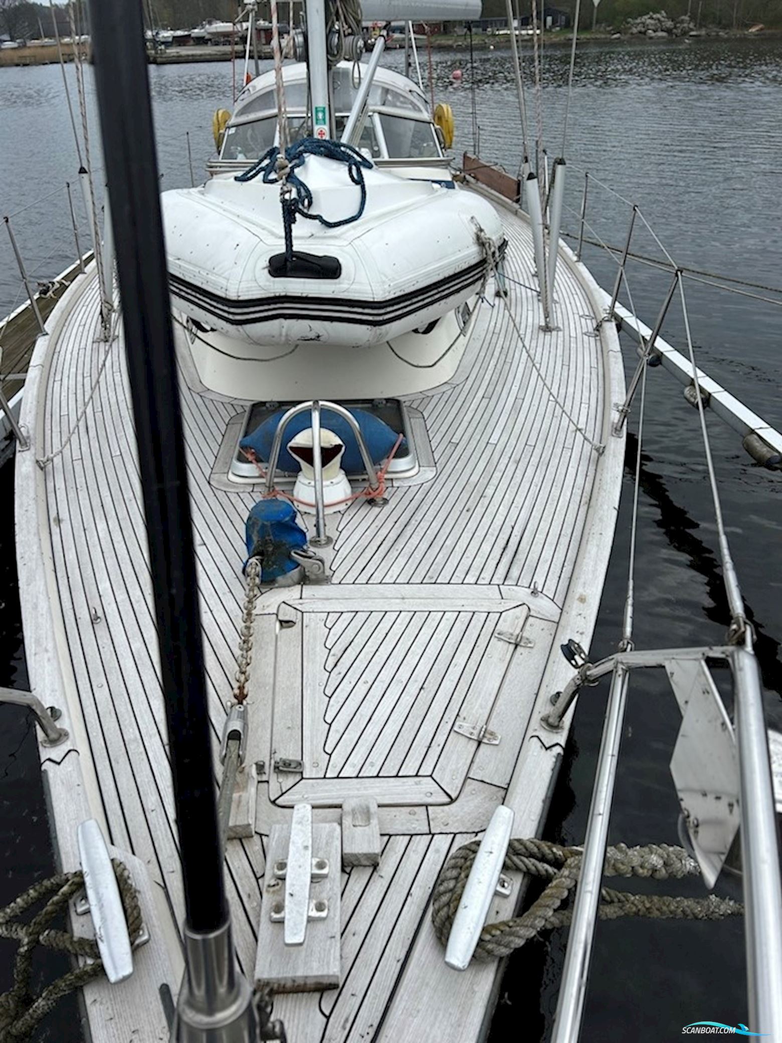 Hallberg-Rassy 42F Mk II