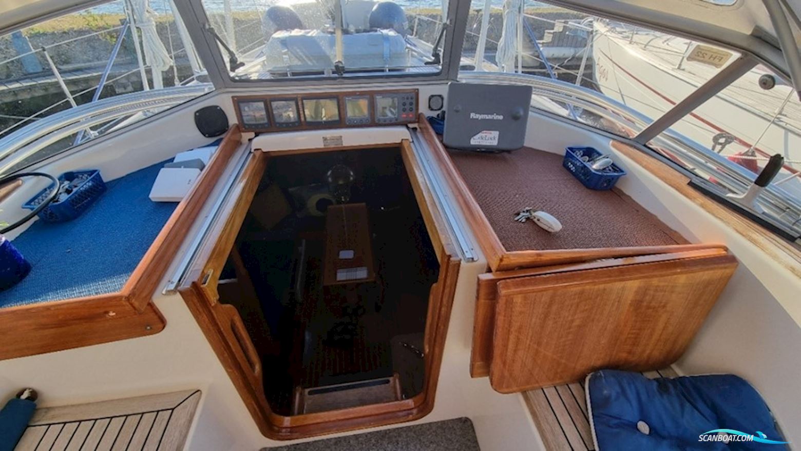 Hallberg-Rassy 42F Mk II