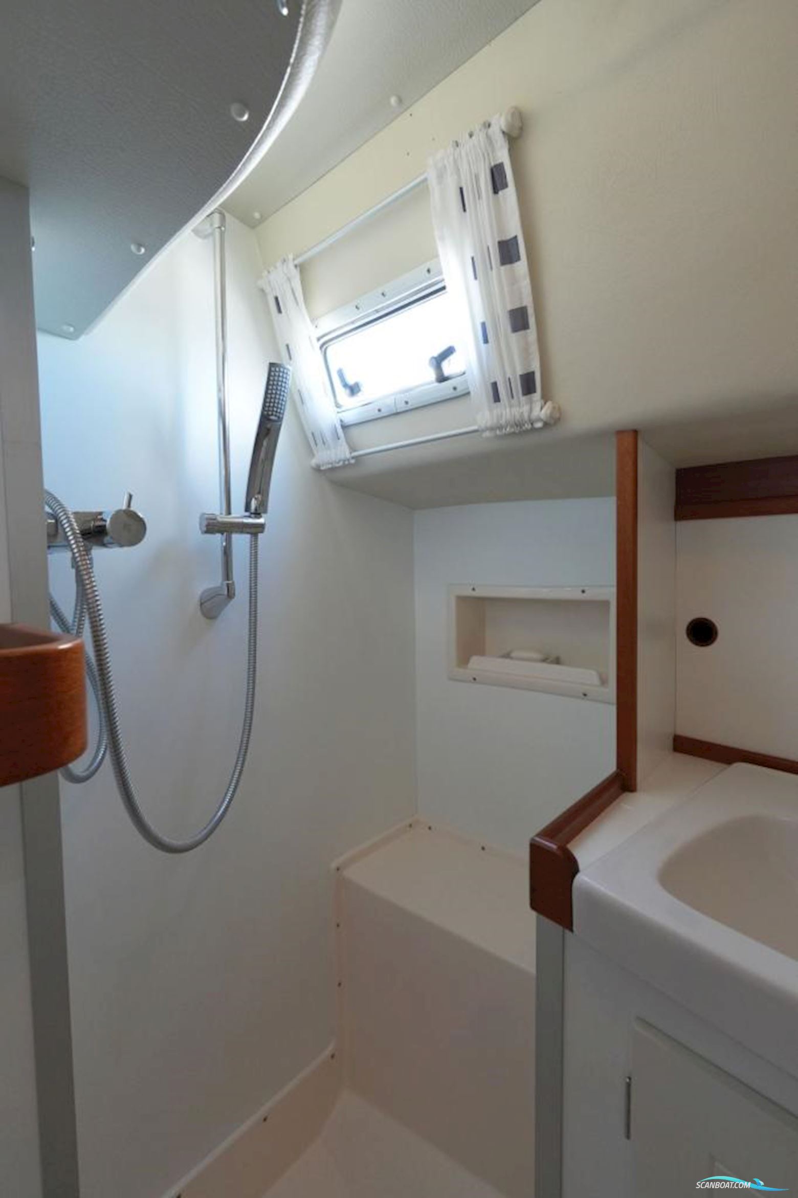 Hallberg-rassy 42F MK II