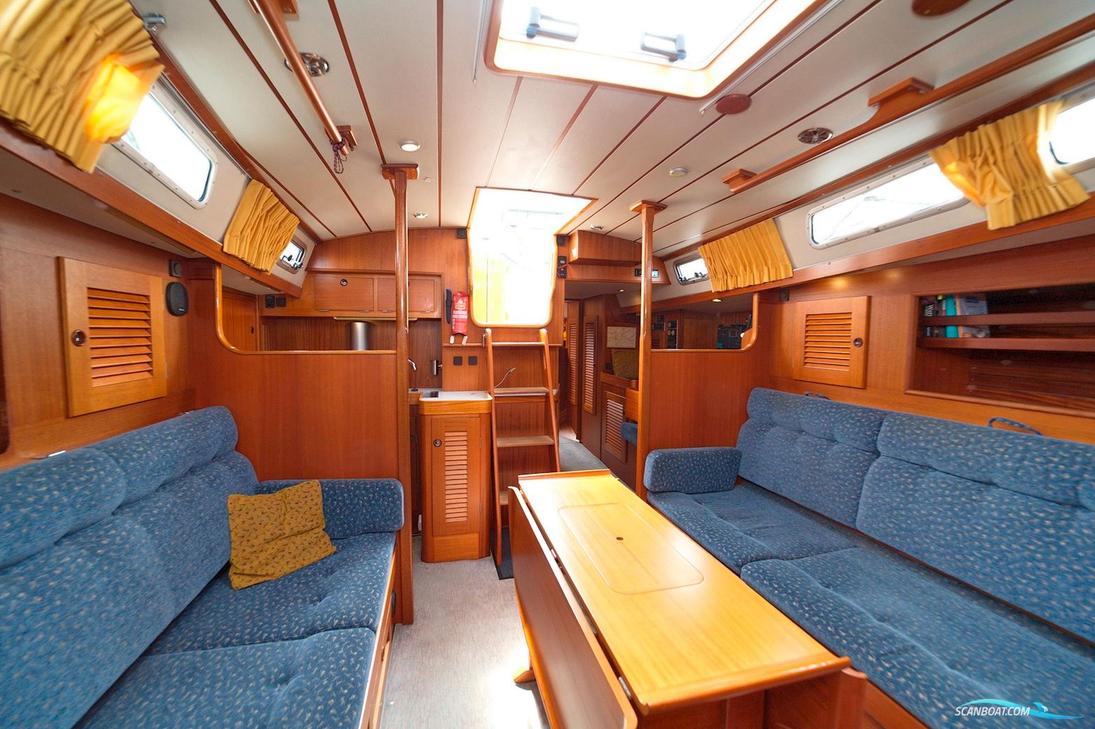 Hallberg-Rassy 42F