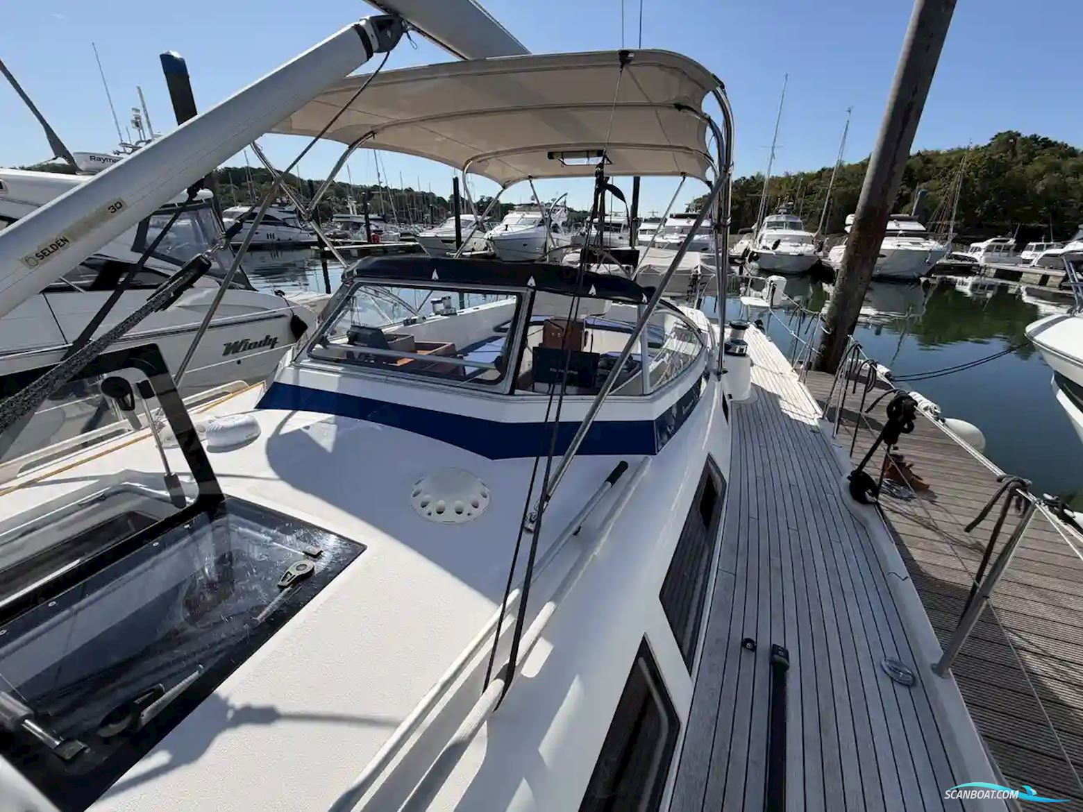 Hallberg-Rassy 44