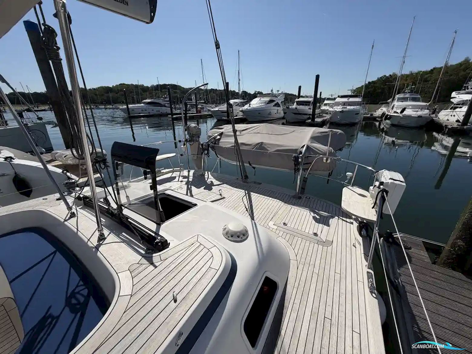 Hallberg-Rassy 44