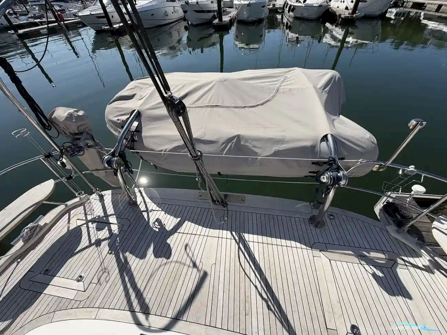 Hallberg-Rassy 44