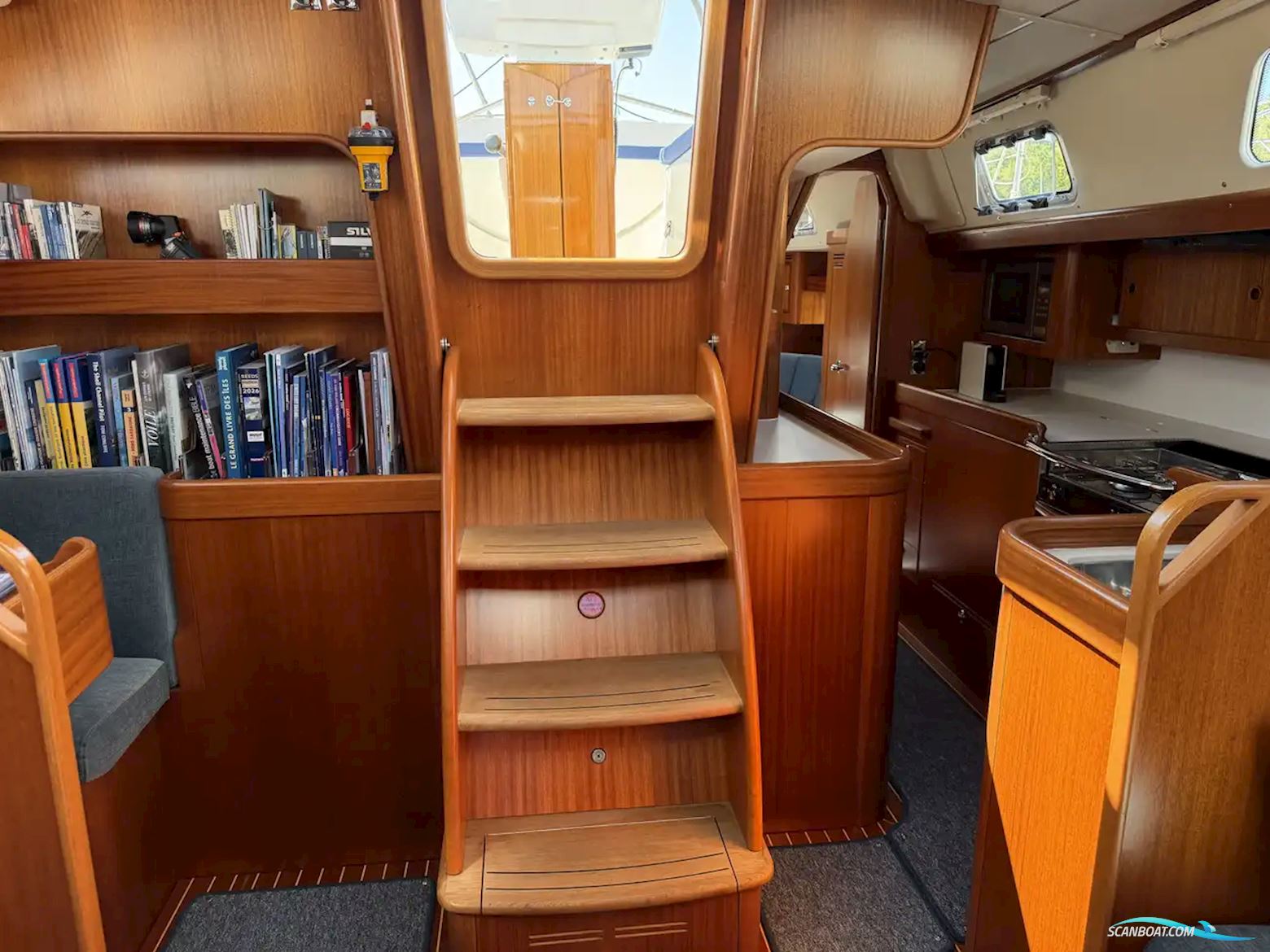 Hallberg-Rassy 44