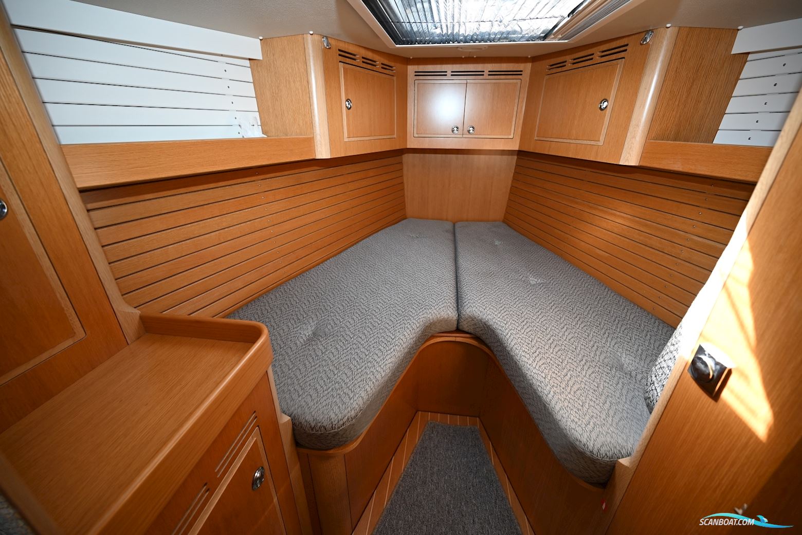 Hallberg Rassy 44