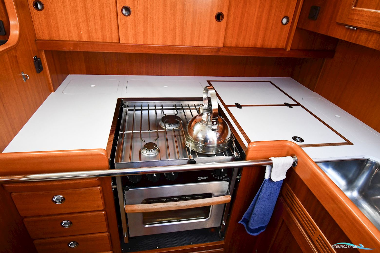 Hallberg-Rassy 48