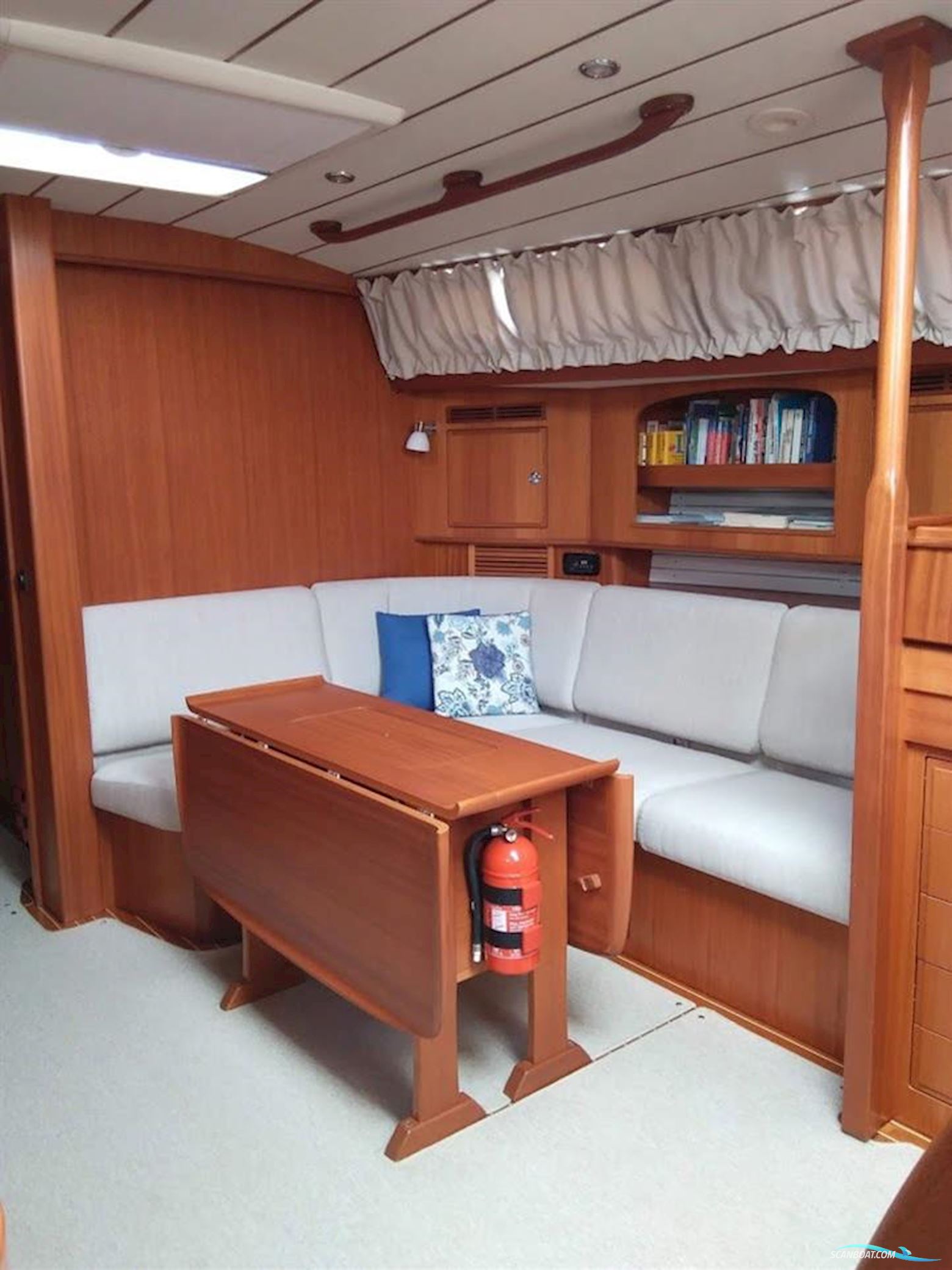 Hallberg Rassy 48