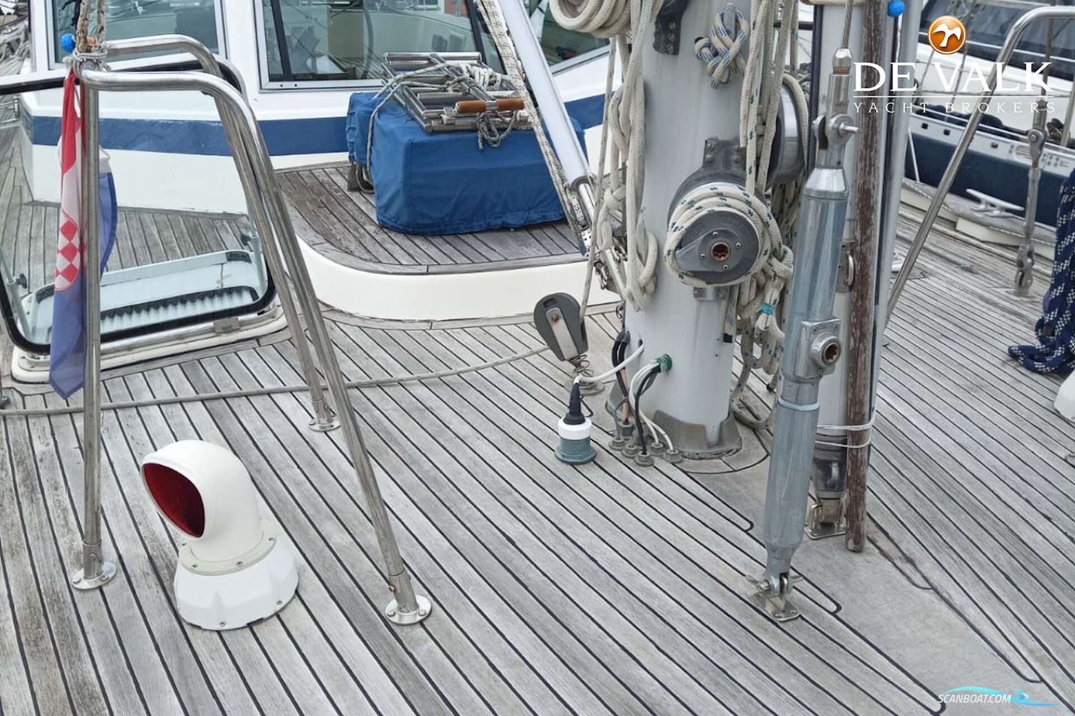 Hallberg Rassy 49