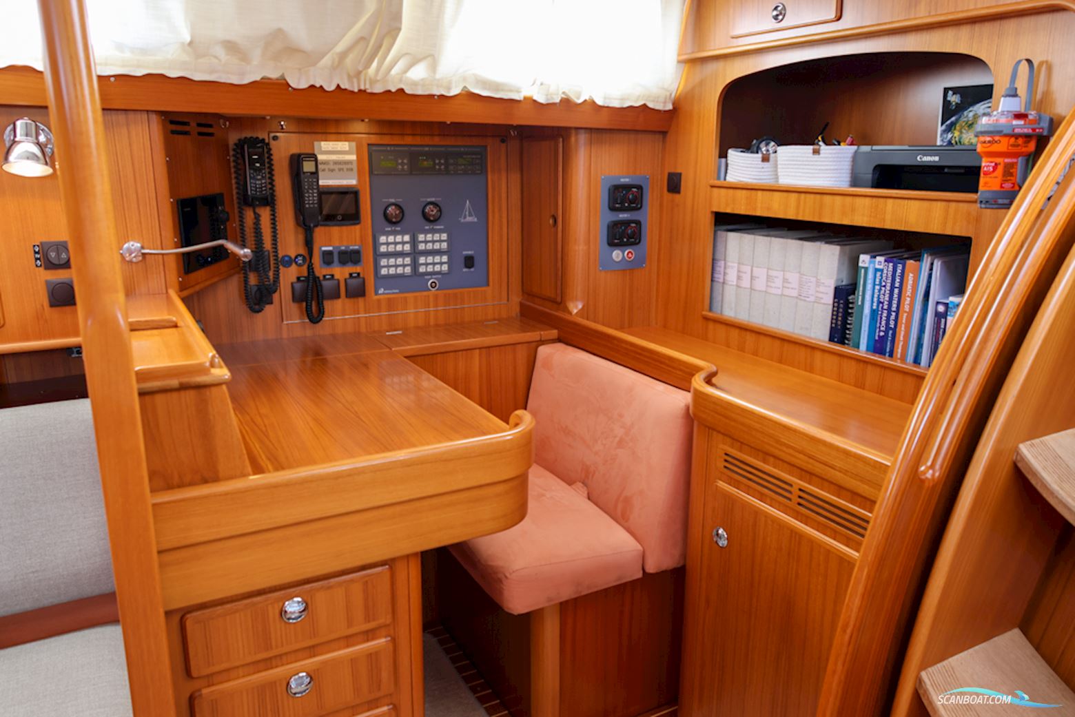 Hallberg-Rassy 54