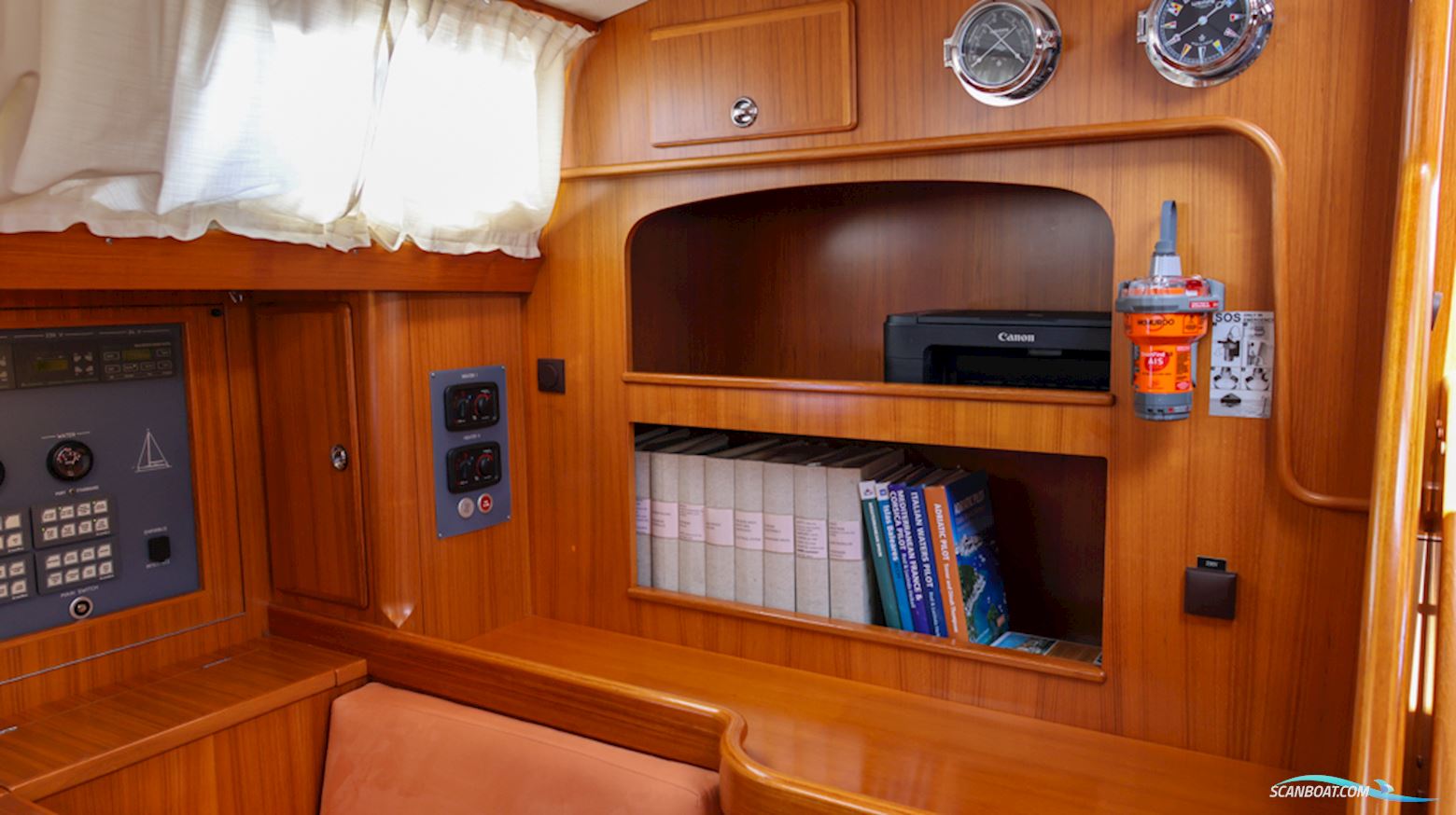 Hallberg-Rassy 54