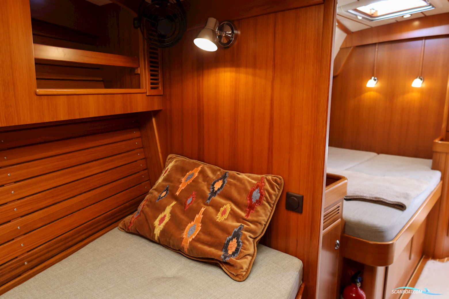 Hallberg-Rassy 54