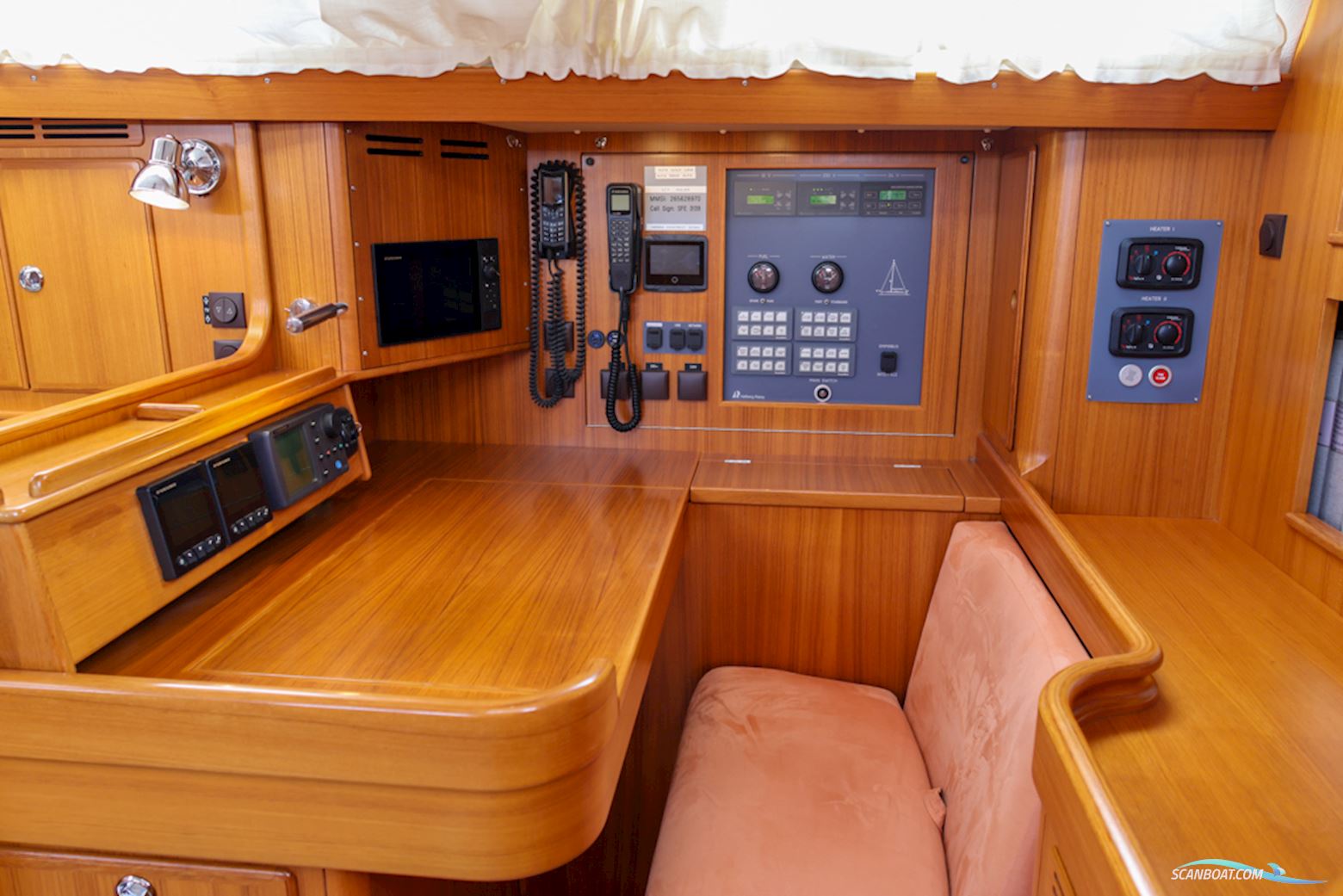 Hallberg-Rassy 54