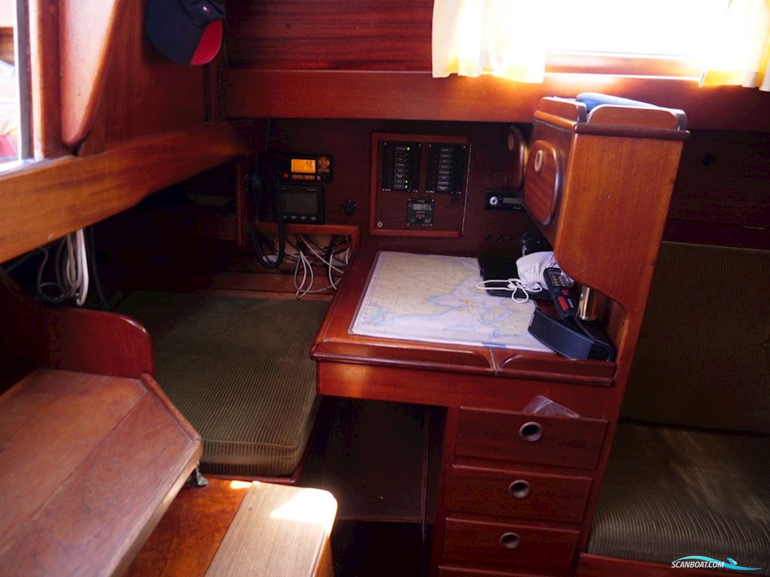 Hallberg Rassy Mistral 33